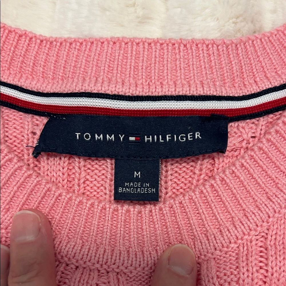 Tommy Hilfiger Pink Preppy Cable Knit Sweater Size Medium NWOT Casual - Picture 4 of 9